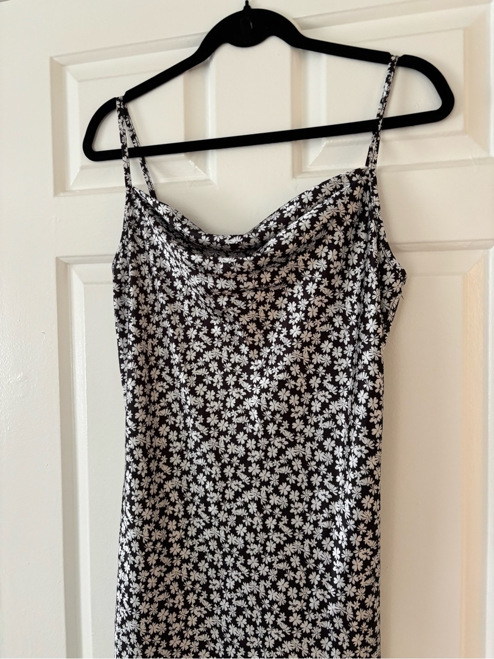 bebe Black + White Floral Print Satin Cowl Midi Dress - Size S - NWOT - Picture 5 of 7